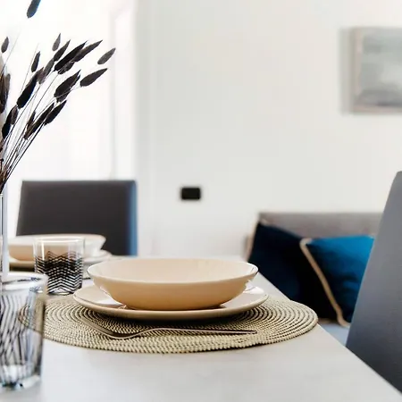 Apartment Shades Of - Blue Como